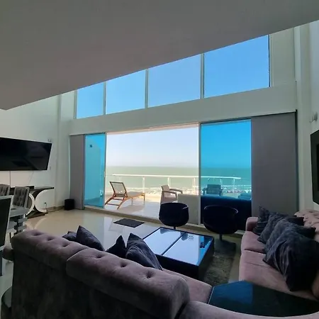 Apartamento De 3 Pisos Frente Al Mar Zona Norte *