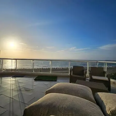 Apartamento De 3 Pisos Frente Al Mar Zona Norte Apartment *