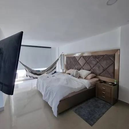 Apartamento De 3 Pisos Frente Al Mar Zona Norte