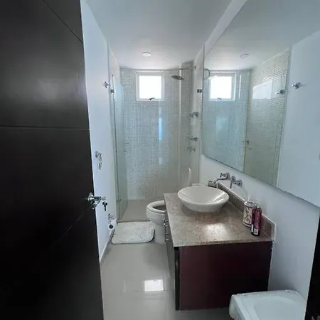 Apartamento De 3 Pisos Frente Al Mar Zona Norte *