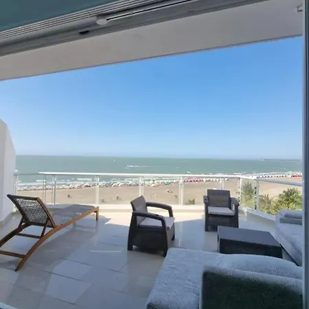 Apartamento De 3 Pisos Frente Al Mar Zona Norte Apartment *